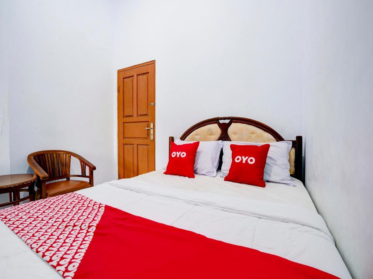 Super Oyo 90118 Hotel Diamond Syariah Subang Buitenkant foto