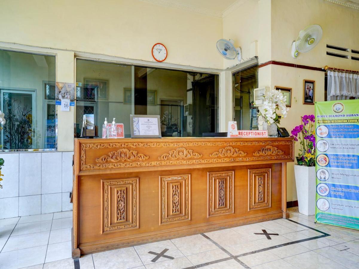 Super Oyo 90118 Hotel Diamond Syariah Subang Buitenkant foto