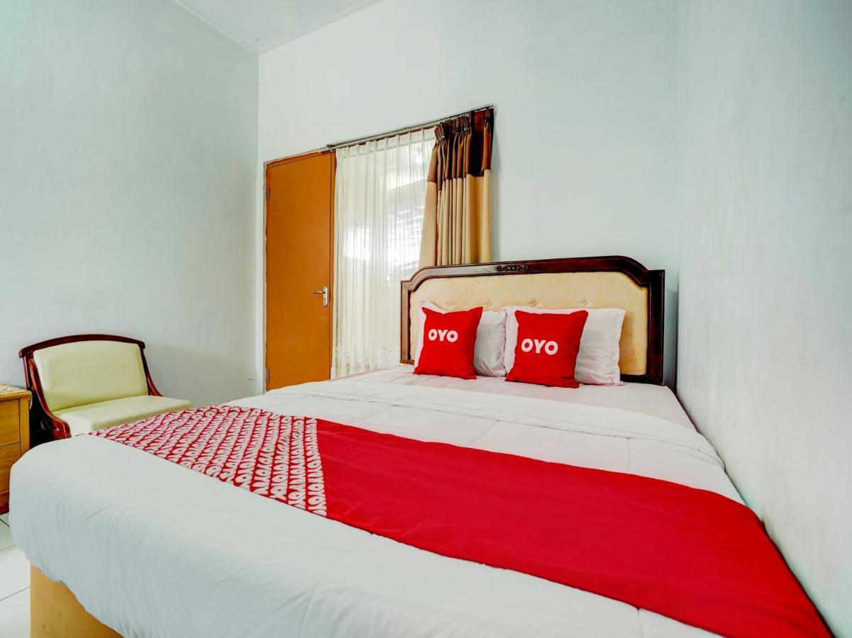 Super Oyo 90118 Hotel Diamond Syariah Subang Buitenkant foto