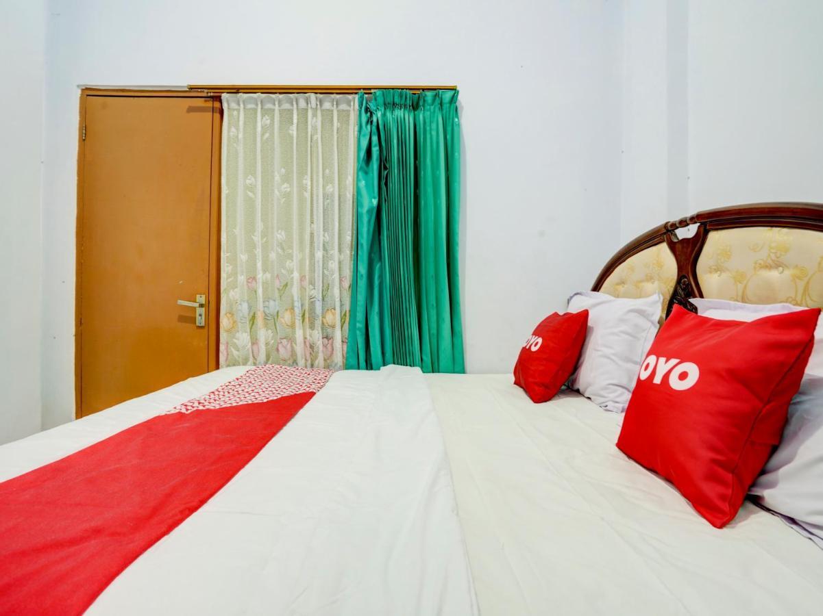 Super Oyo 90118 Hotel Diamond Syariah Subang Buitenkant foto