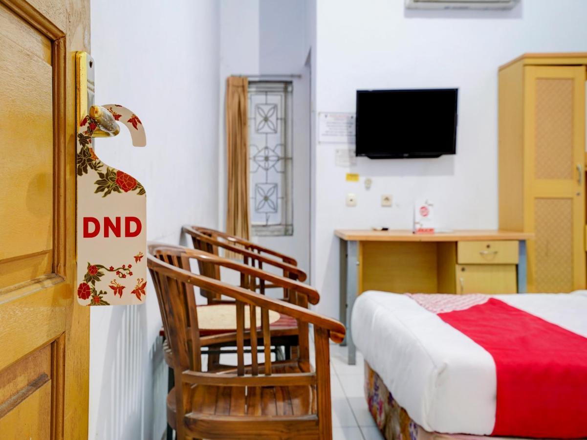 Super Oyo 90118 Hotel Diamond Syariah Subang Buitenkant foto