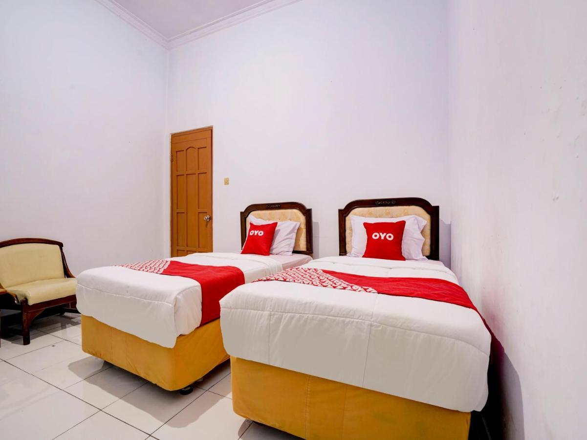 Super Oyo 90118 Hotel Diamond Syariah Subang Buitenkant foto