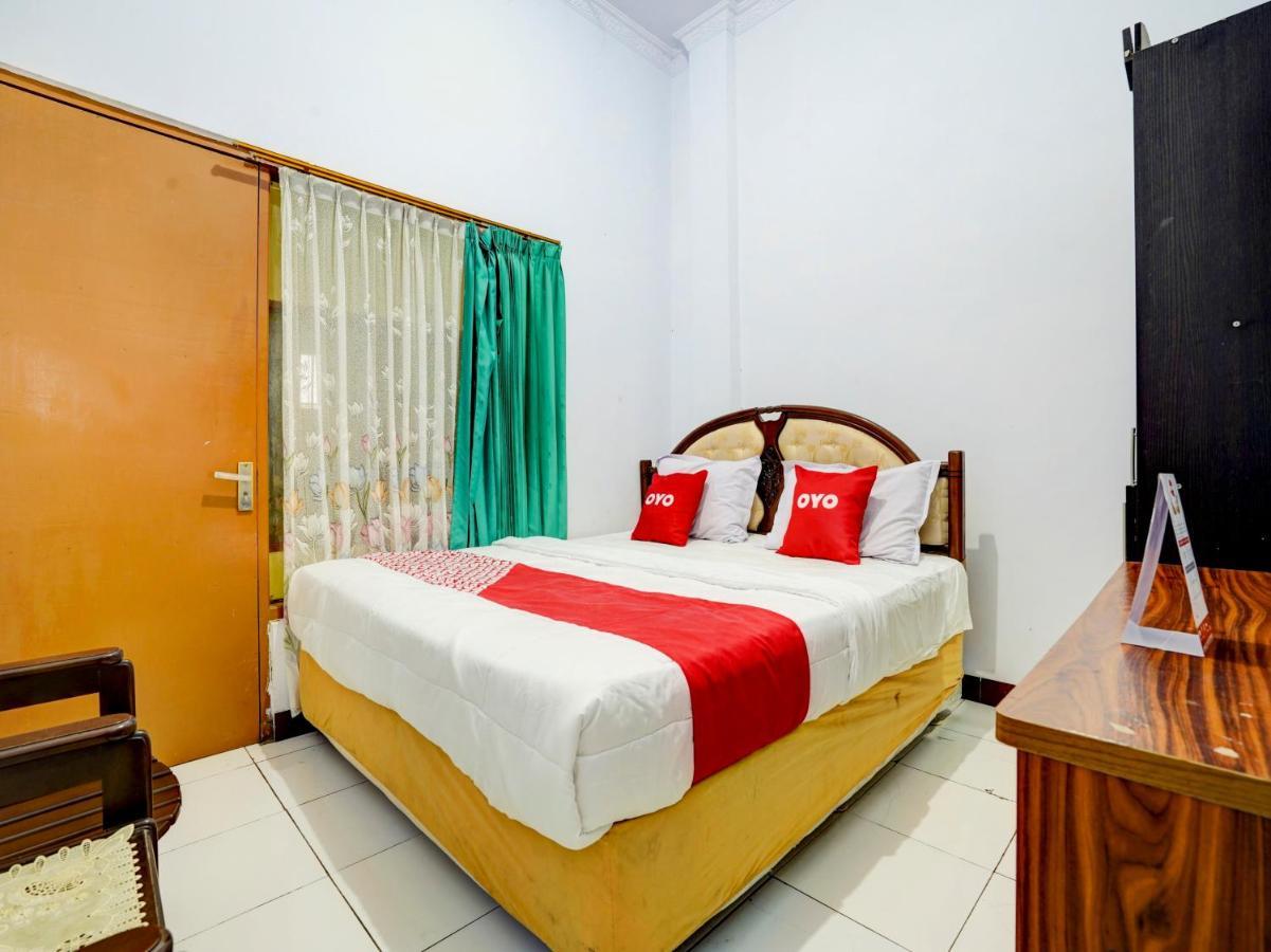 Super Oyo 90118 Hotel Diamond Syariah Subang Buitenkant foto