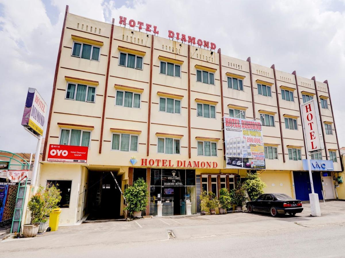 Super Oyo 90118 Hotel Diamond Syariah Subang Buitenkant foto
