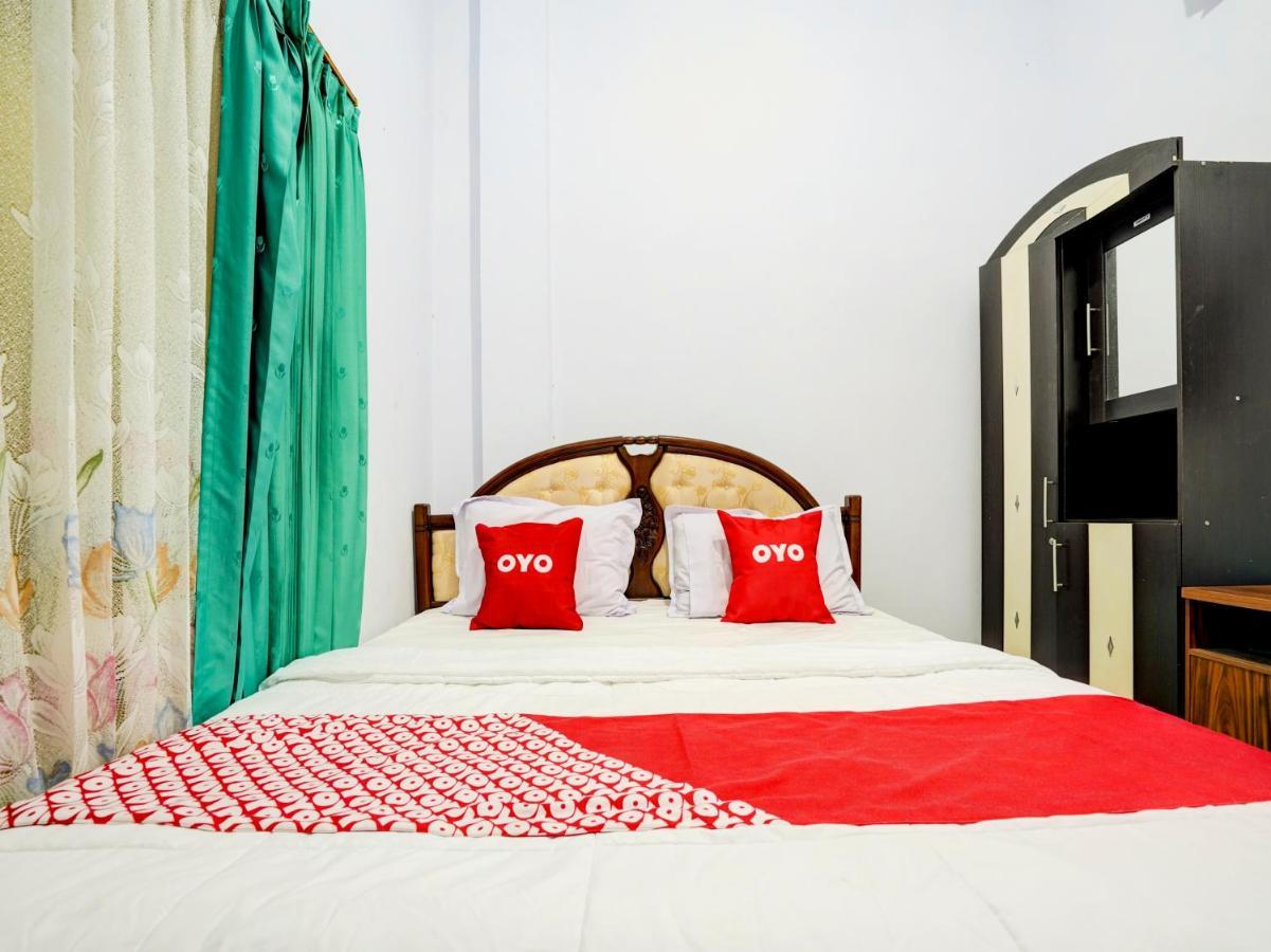 Super Oyo 90118 Hotel Diamond Syariah Subang Buitenkant foto